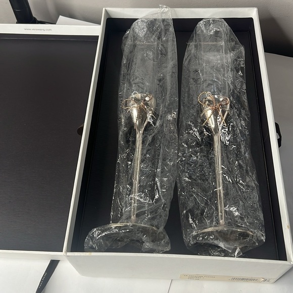 Vera Wang Pair of 2 New in Box LK 11” Toasting Flutes Crystal & Silvertone - Picture 6 of 8